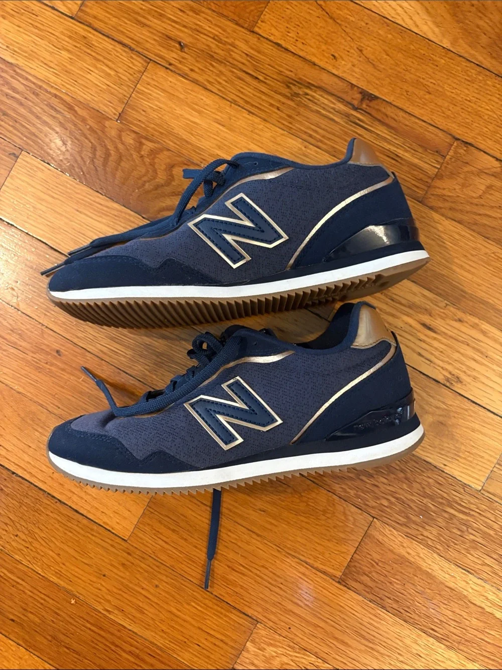 New Balance Sola Sleek - Rare Navy and Gold Color Combo Sneakers, EUC, 7